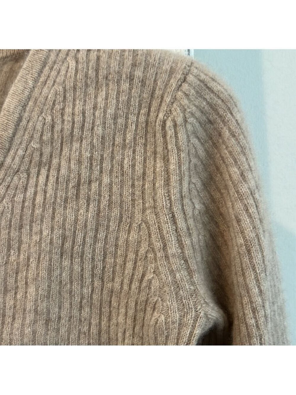 41 Hawthorn cashmere ribbed Vneck neutral beige soft classic sweater Large - Picture 4 of 8